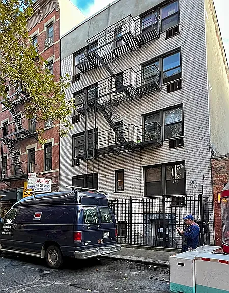 32 Cornelia St #5A — Photo 8