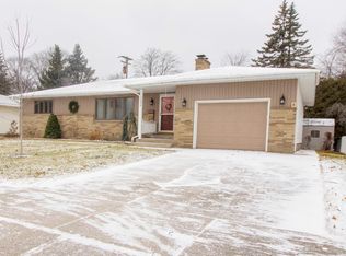 1394 Marlboro Rd, Muskegon, MI 49441