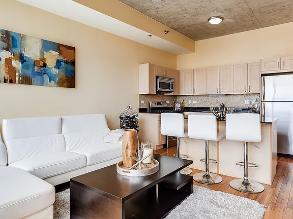 3rd image of 1620 S Michigan Ave Unit 922
