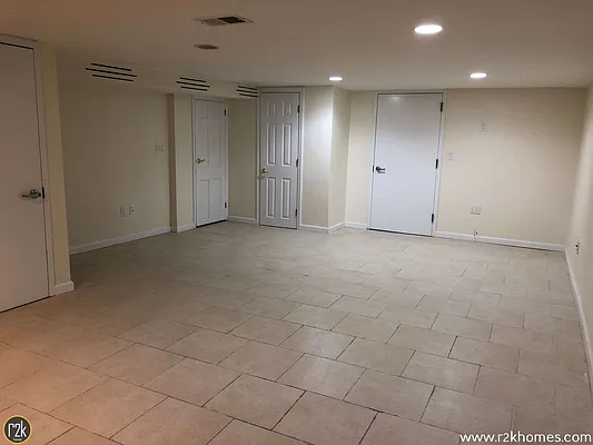 Rented by Realty 2000 Corp | media 29