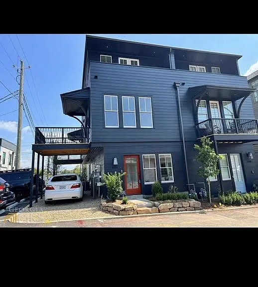 674 Exchange St SE — Photo 1