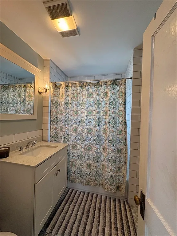 3 bed, 1077 sqft, $2,850 — Photo 4