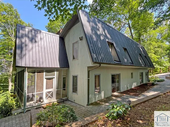 385 Hickory Ridge Rd, Martinsville, VA 24112