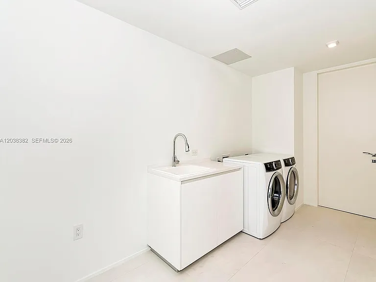 1000 Biscayne Blvd #2002 — Photo 54