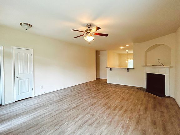 3rd image of 337 Chesser Loop Rd