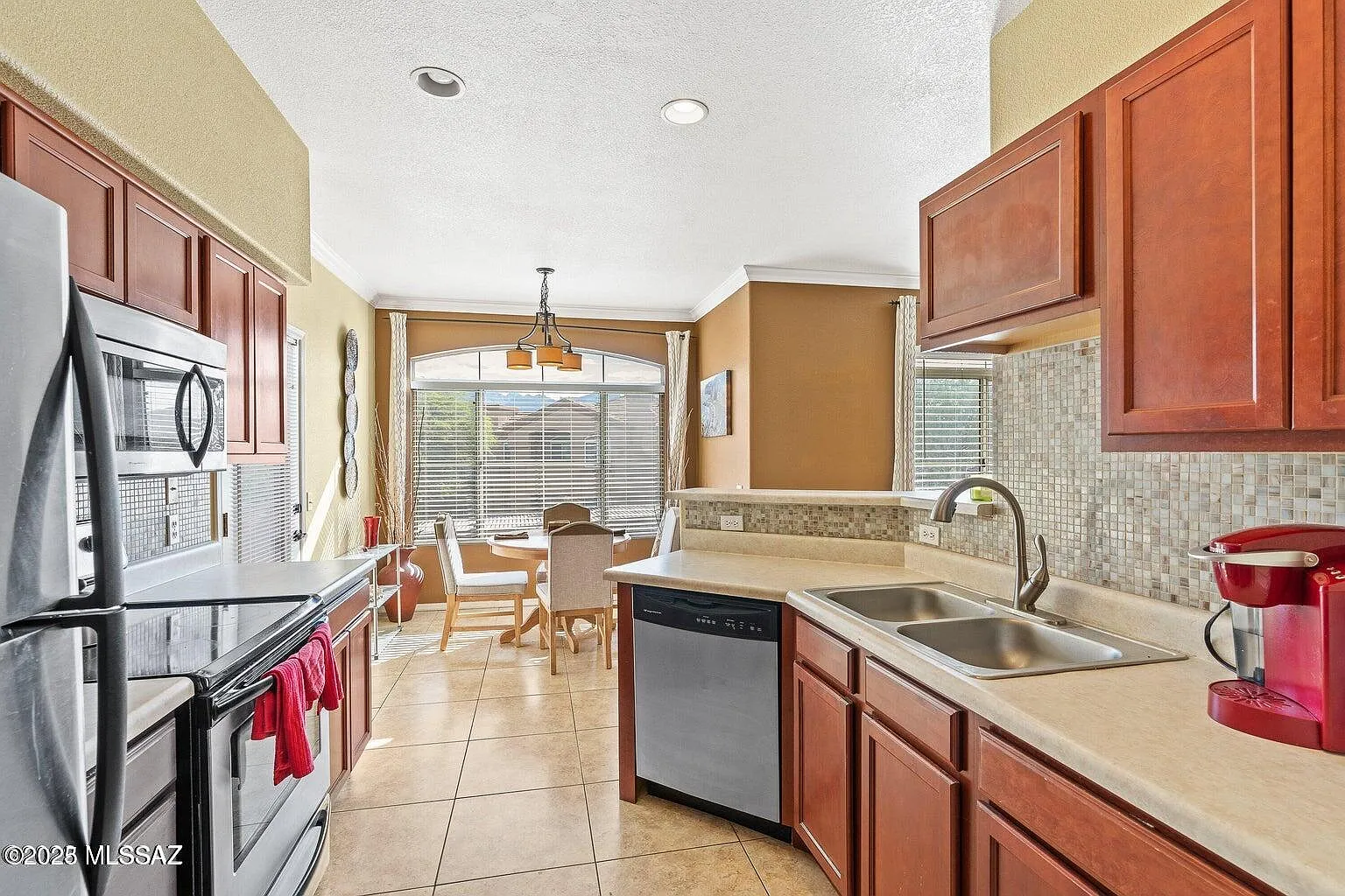 2 bed, 2.0 bath, 1048 sqft, $1,800 — Photo 3