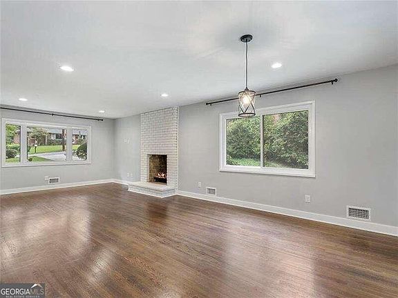 4th image of 1914 McJenkin Dr NE