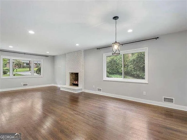 1914 McJenkin Dr NE — Photo 4