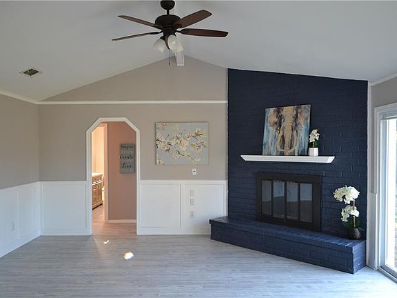 3rd image of 7636 Parkway Dr