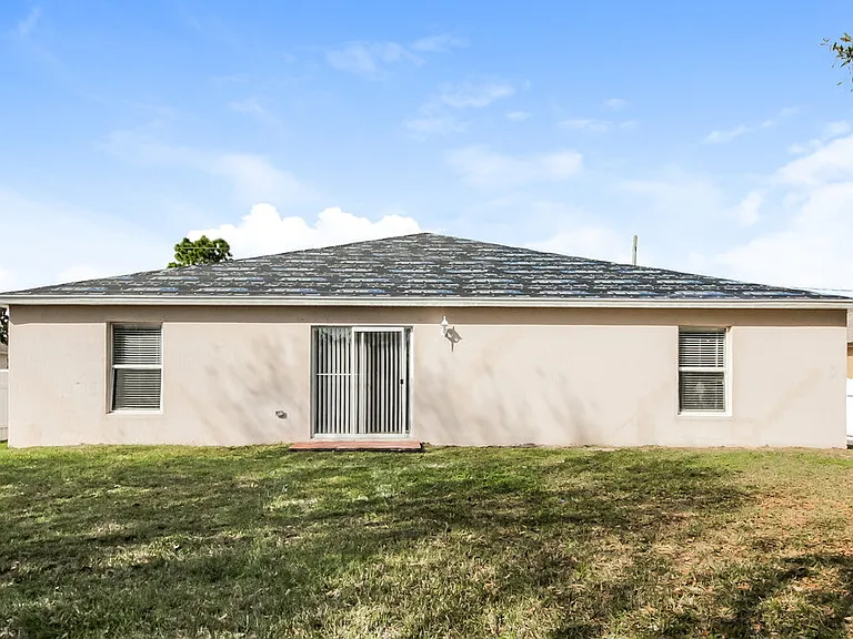 473 Martigues Dr — Photo 19
