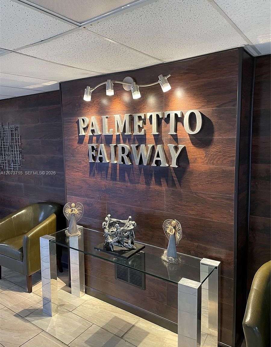 15888 SW 95th Ave APT 308 — Palmetto Golf Course