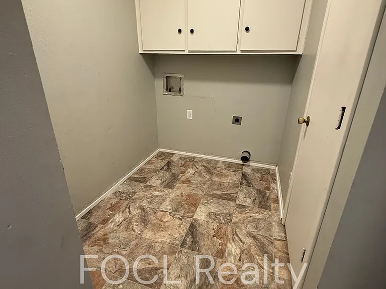 2709 39th St — Photo 8