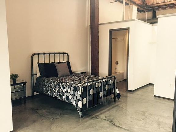 2nd image of 2017 Washington Ave Unit 407
