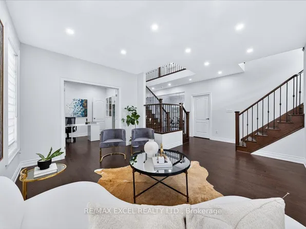 10 Deer Pass Rd, East Gwillimbury, ON L9N 0S5