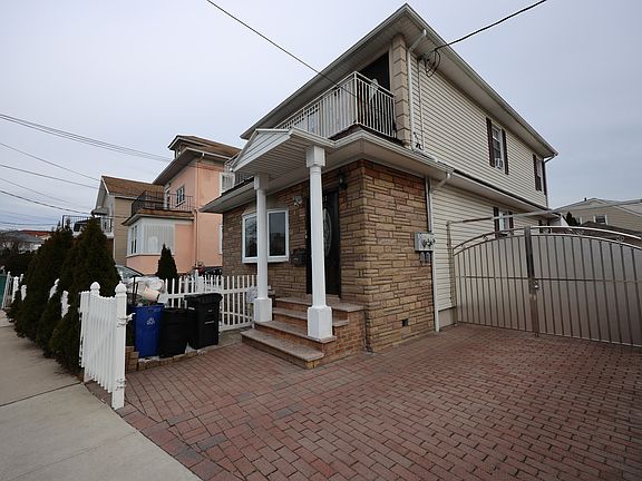 2nd image of 182 Olympia Blvd #2
