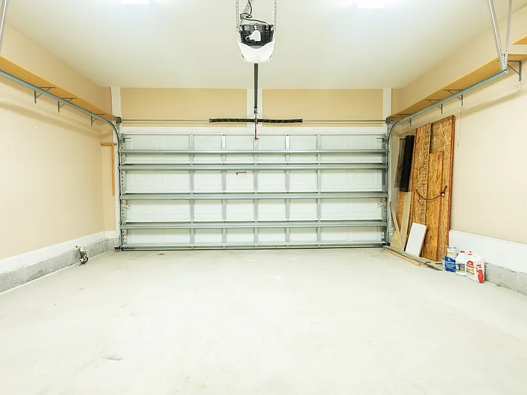 557 Valparaiso Pkwy — Photo 31