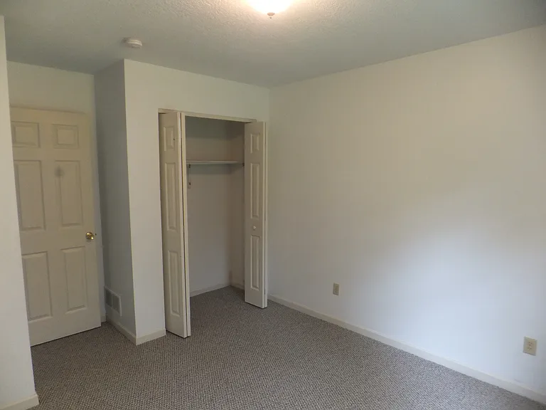 496 Pheasant Run — Photo 12