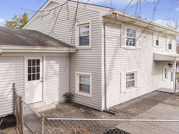 3rd image of 711 Navajo Dr