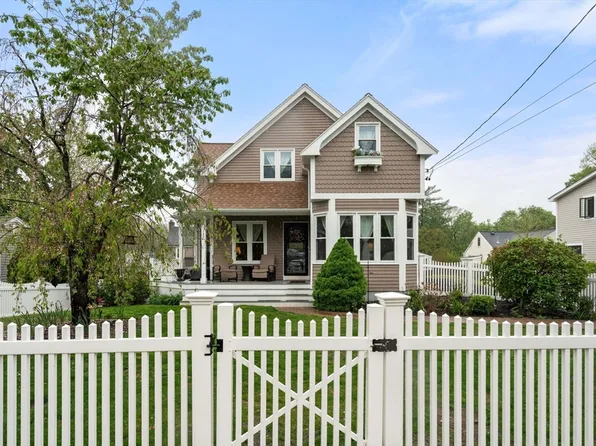 137 Pond St, Westwood, MA 02090