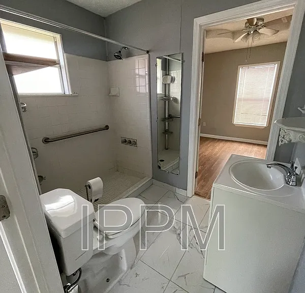 317 Oklahoma St — Photo 3