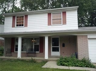 516 N Chocolay Ave, Clawson, MI 48017