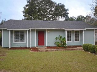 3921 Elmcrest Dr, Pensacola, FL 32504