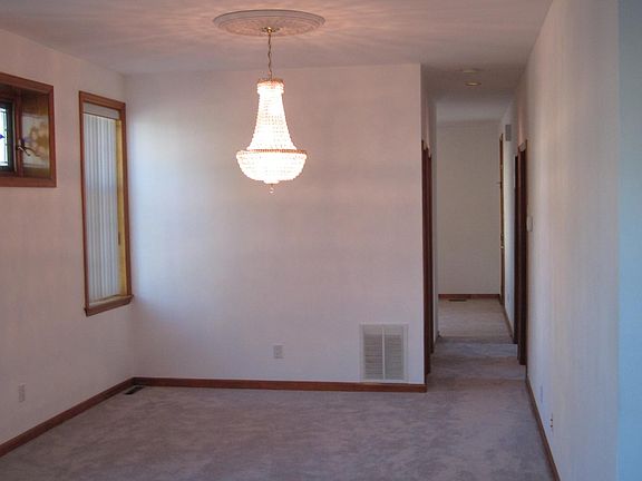 Dining Room (view 2)