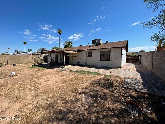 2nd image of 1624 N 55TH Avenue