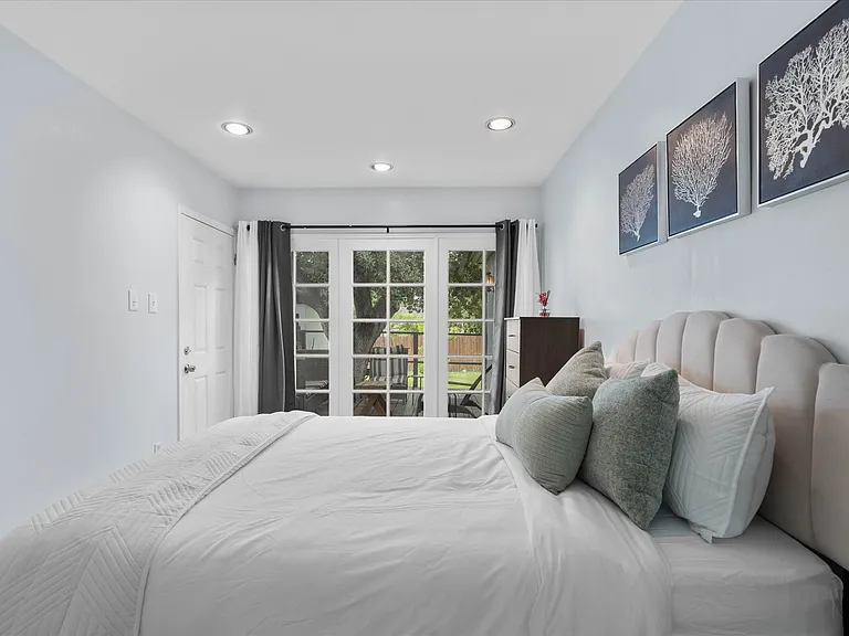 320 Laurel Ave — Photo 31