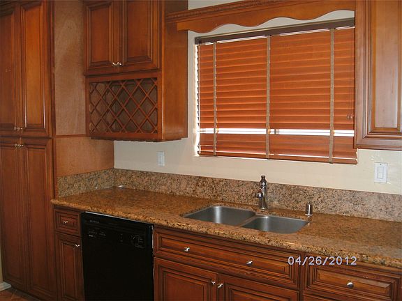 3rd image of 924 Bunbury Dr
