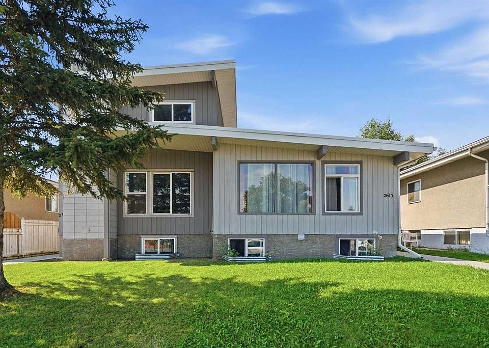 1st image of 2615/2613 S 39th St SE