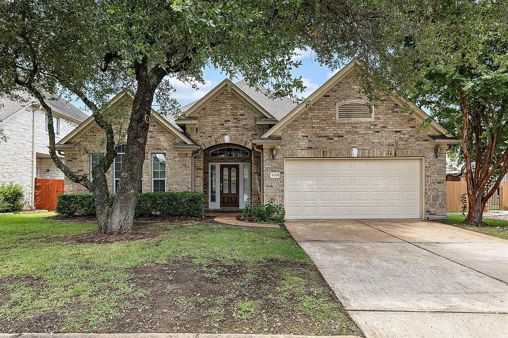 4 bed, 2.5 bath, 2767 sqft, $3,050 — Photo 1