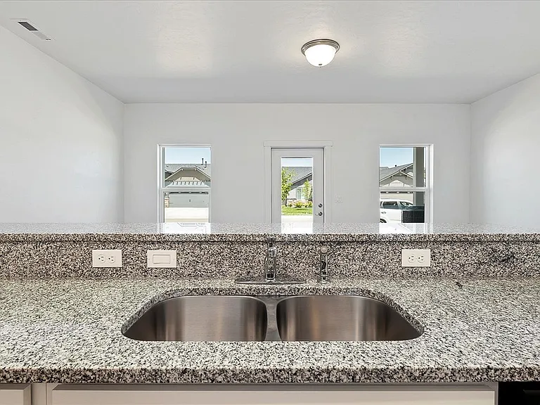 5631 E Bollo St — Photo 14