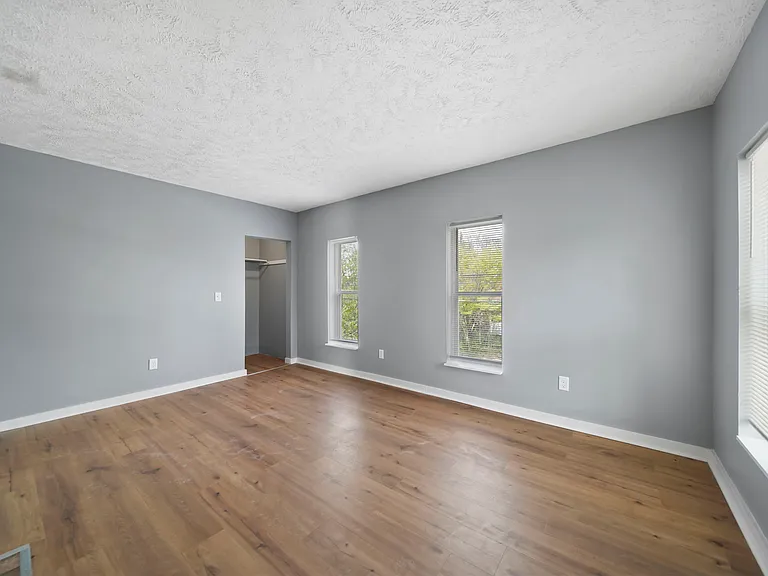 818 Eureka St #818.5 — Photo 4