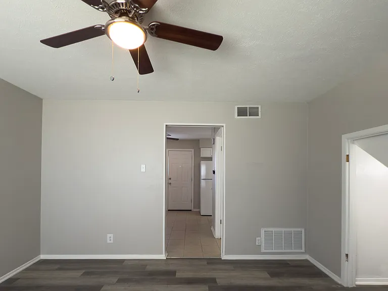 1905 W Morton St #20 — Photo 16