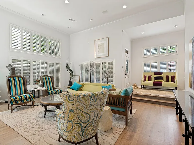 6908 Park Ln — Photo 15