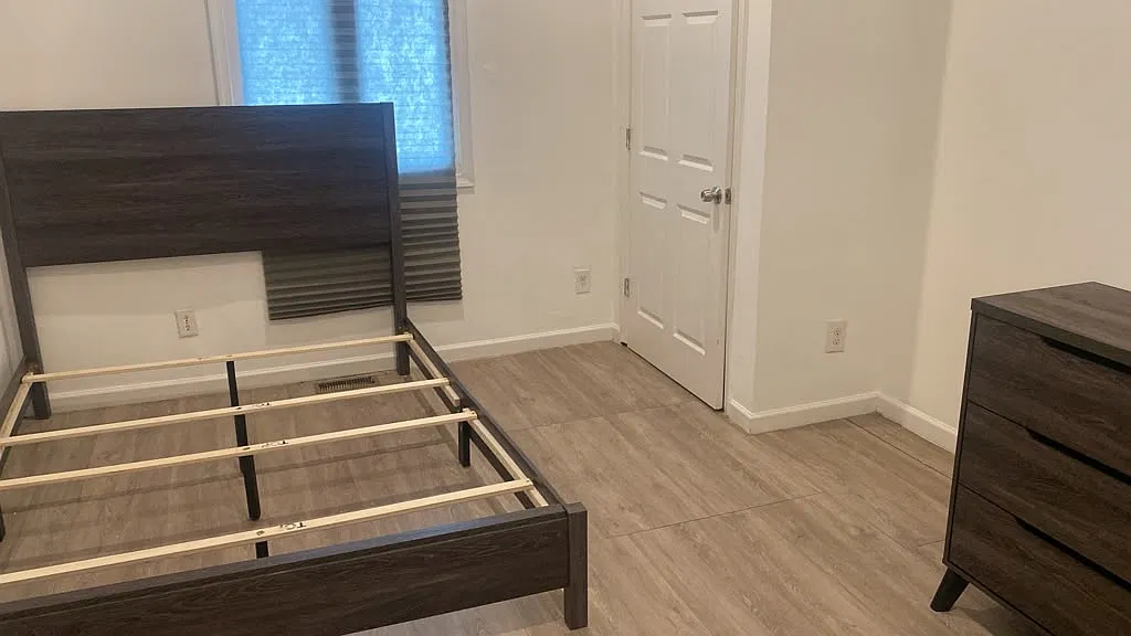 3 bed, 1200 sqft, $1,500 — Photo 2
