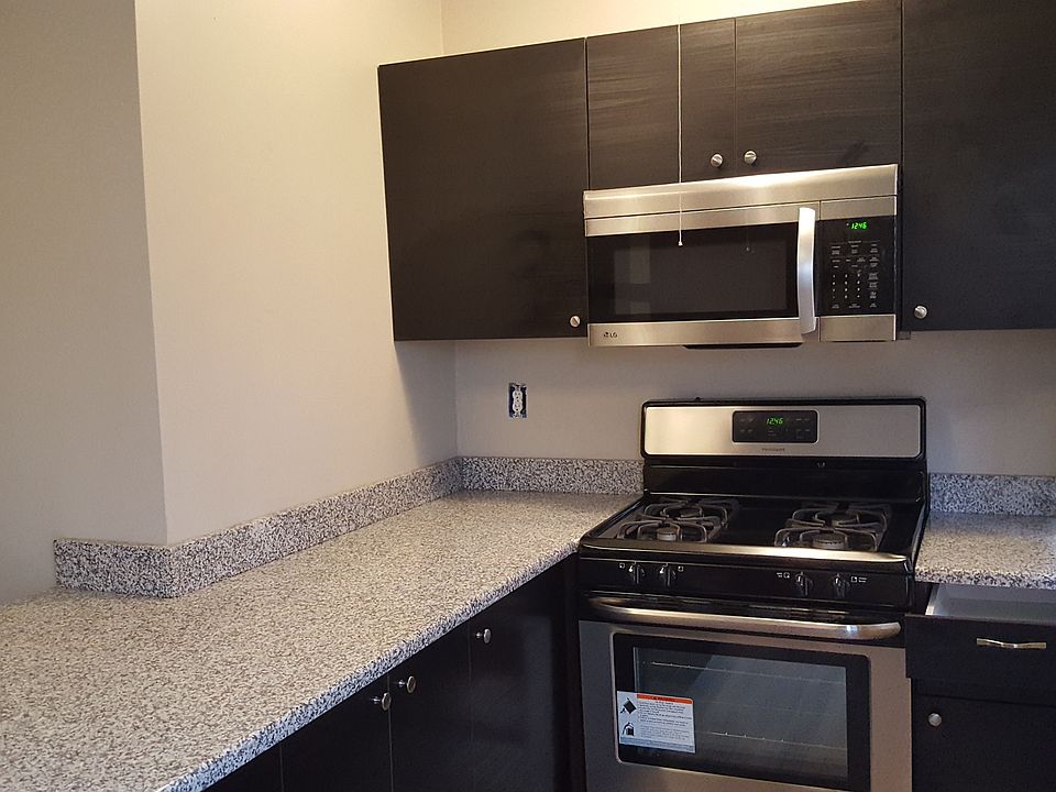 BRAND New Kitchen with Stainless steel appliances