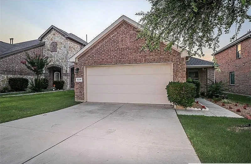 3 bed, 1468 sqft, $2,150 — Photo 1