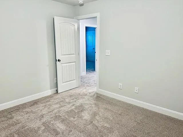 2125 Seneca Dr — Photo 30