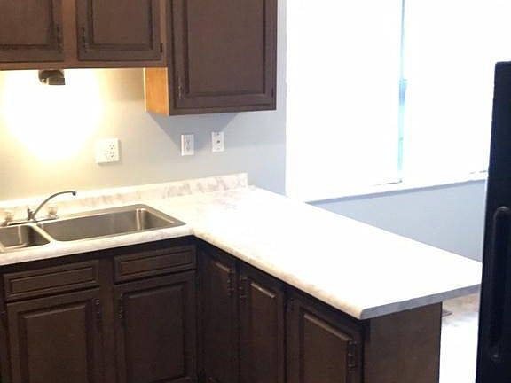 4th image of 3024 Montana Ave #3