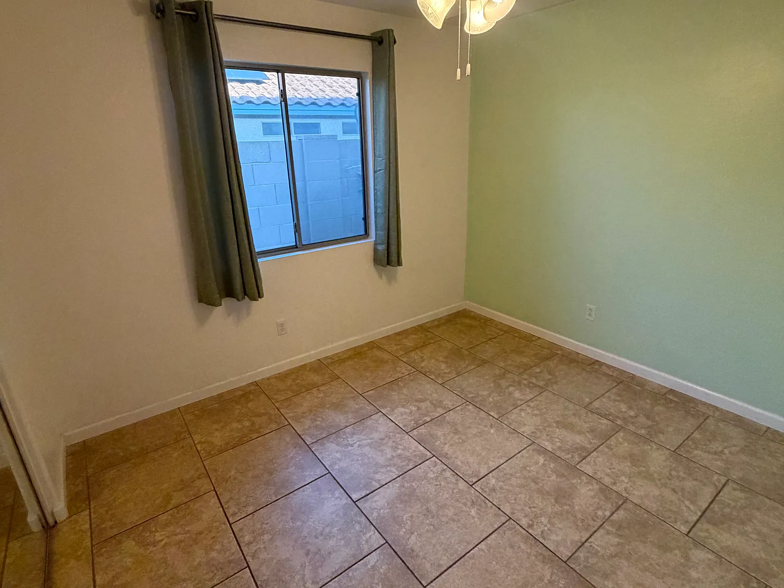 2 bed, 1190 sqft, $1,900 — Photo 4