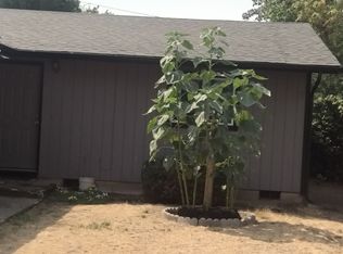 64 Park St APT 4, Lebanon, OR 97355