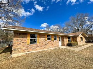909 Crestview Dr S, Atlanta, TX 75551