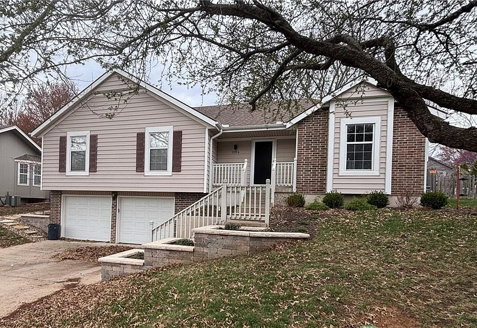 1204 NE Hendrix Dr, Lees Summit, MO 64086 | Zillow
