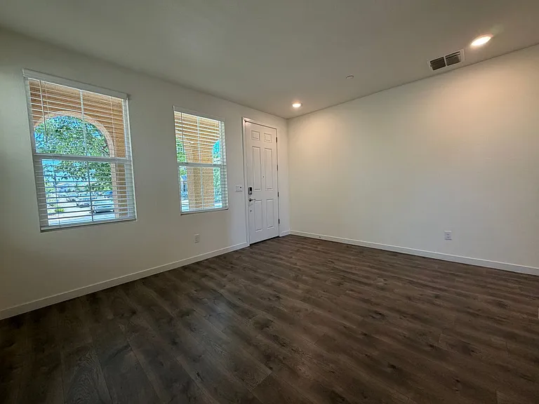 3917 Aristotle Cir — Photo 48