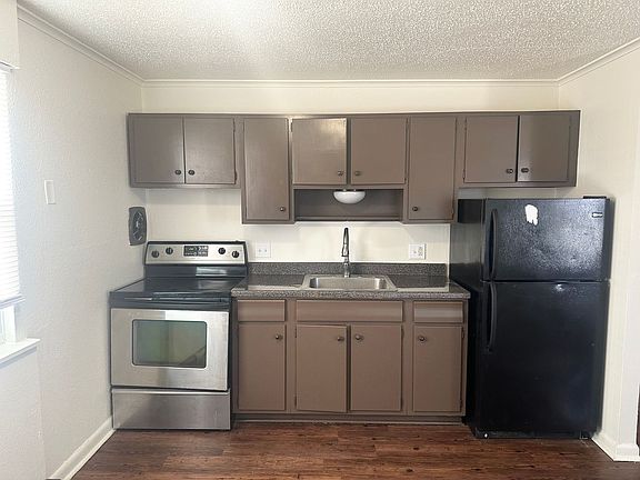 3rd image of 510 E Harrison St APT H1-h11