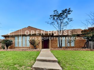 2033 E Branch Hollow Dr, Carrollton, TX 75007
