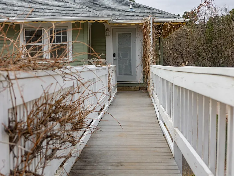 1326 Clark St #1 — Photo 21