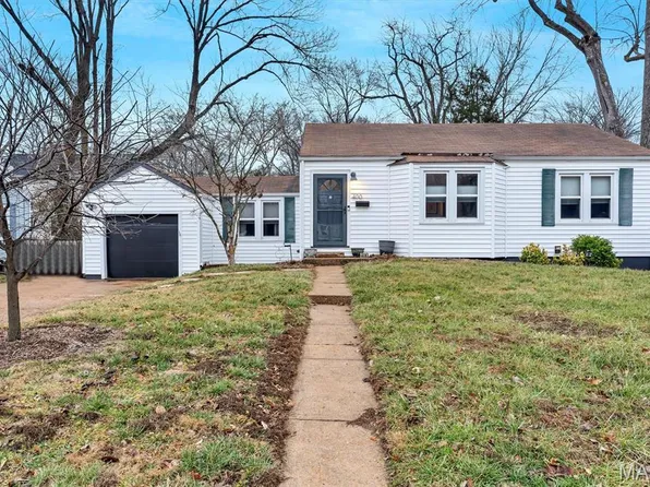 400 Corona Ct, Saint Louis, MO 63119